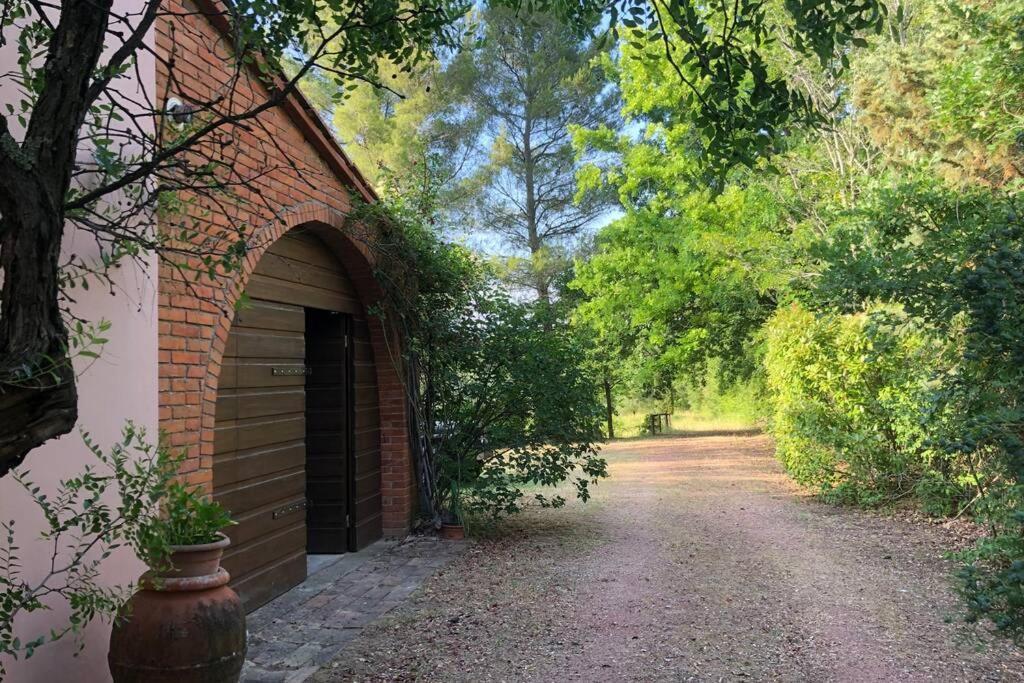 Villa La casa nel bosco Lari Esterno foto