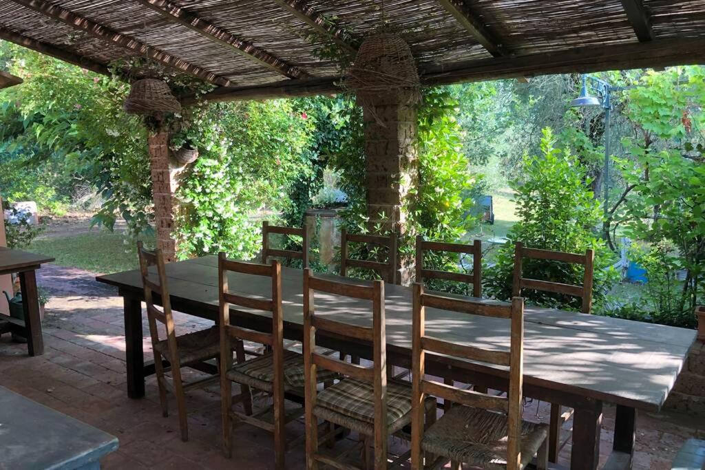 Villa La casa nel bosco Lari Esterno foto