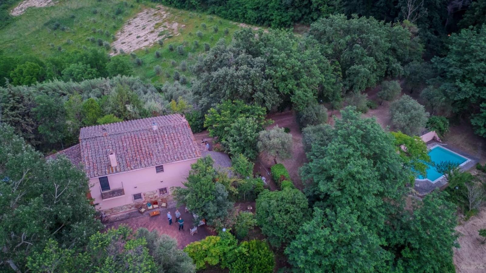 Villa La casa nel bosco Lari Esterno foto