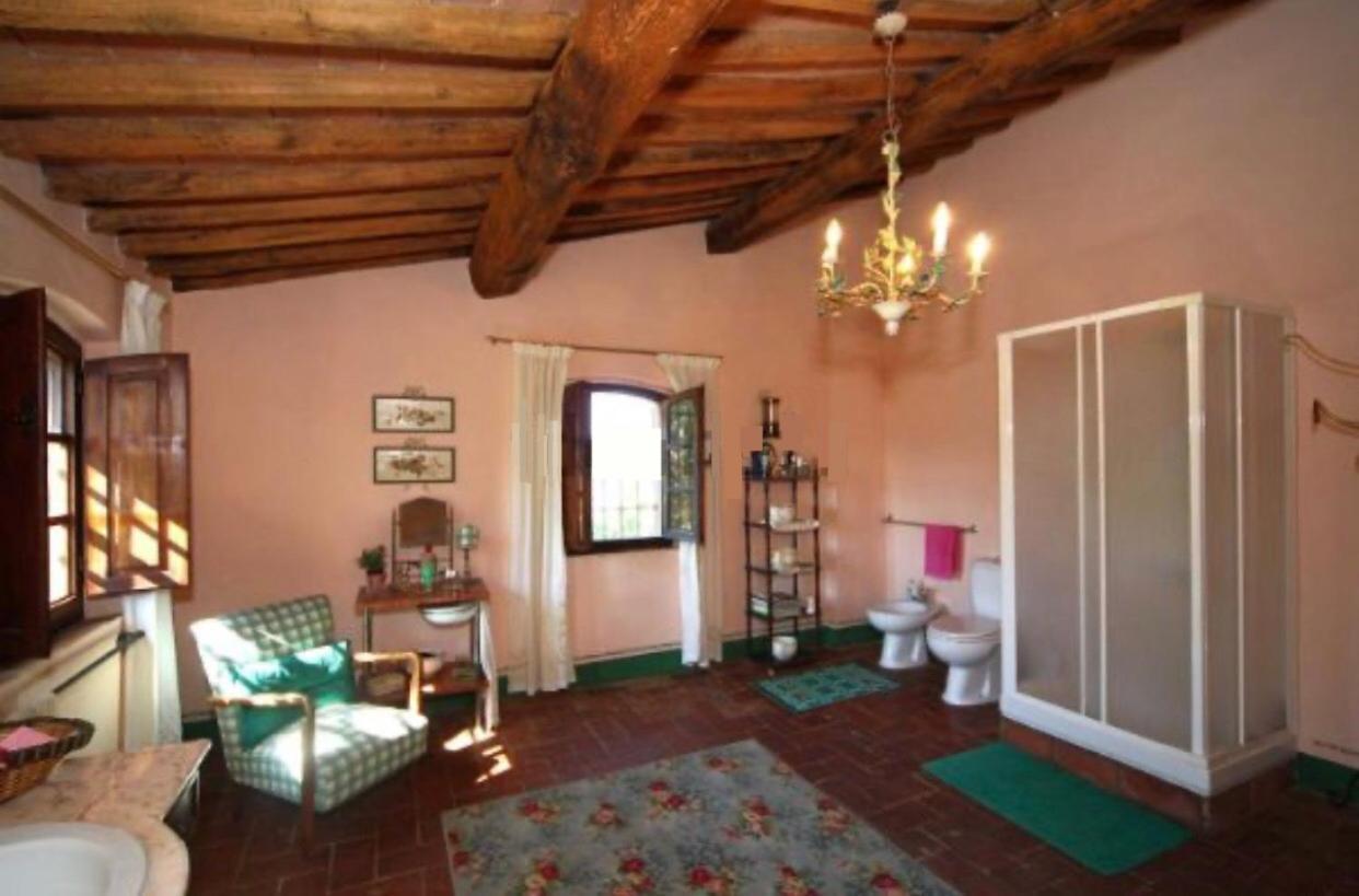 Villa La casa nel bosco Lari Esterno foto