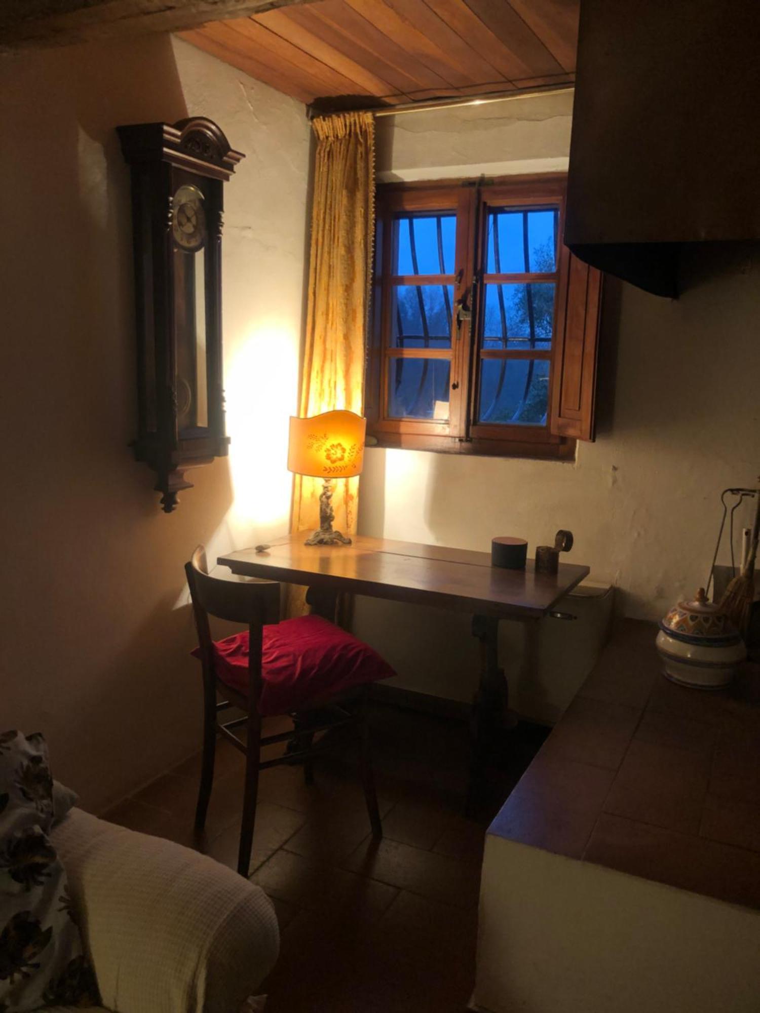 Villa La casa nel bosco Lari Esterno foto